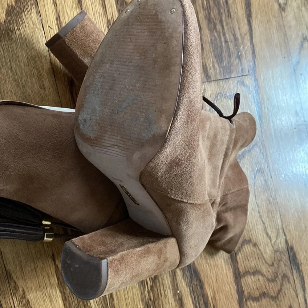 Louise et Cie LO-Taedin Tan Suede Ankle Booties